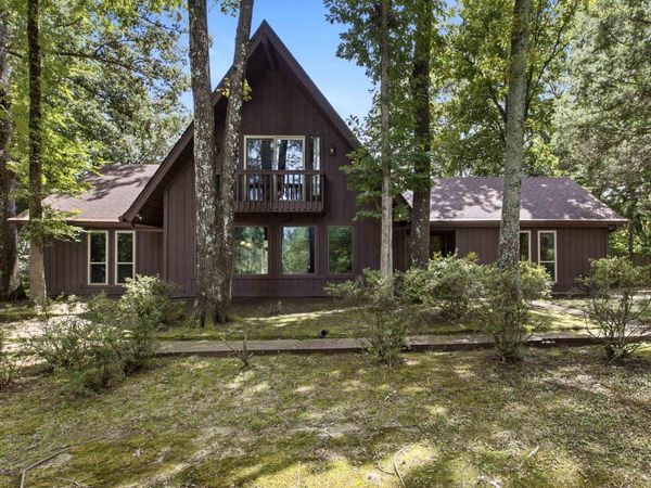 2560 VAUXHALL PL, Memphis, TN 38016