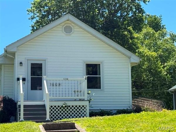 1220 W Edwards Street , Vandalia, IL 62471