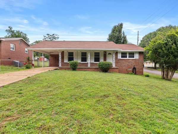 402 Main St, Florence, AL 35630