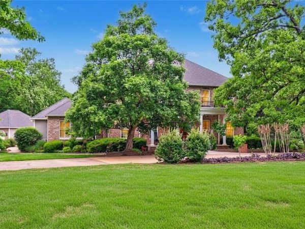 2563 N Toy Drive , Fayetteville, AR 72704