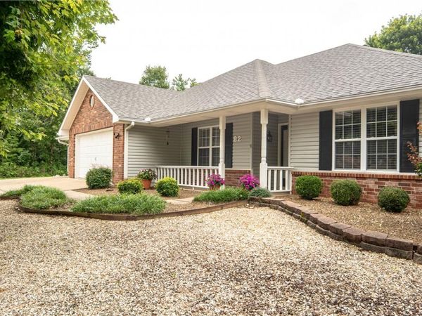 82 Magrath Drive , Bella Vista, AR 72715