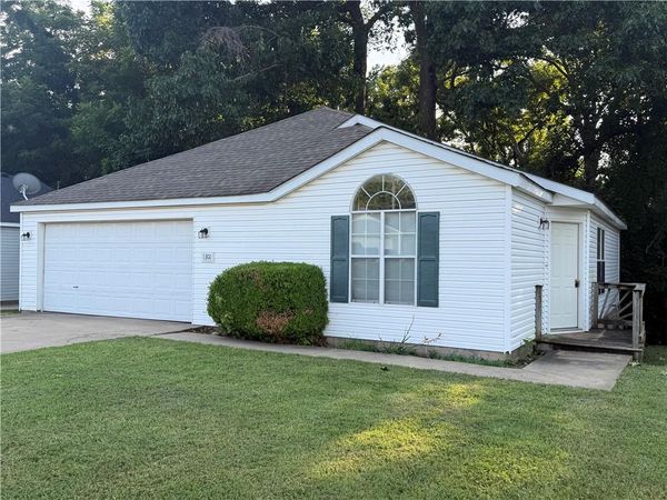 1301 Cresent Street , Bentonville, AR 72712