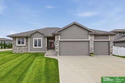 11618 S 110 Street, Papillion, NE 68046