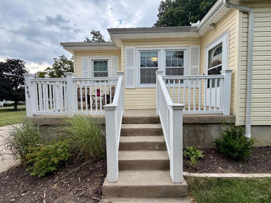 11560 Walnut Street, Springdale, OH 45246 Photo 2