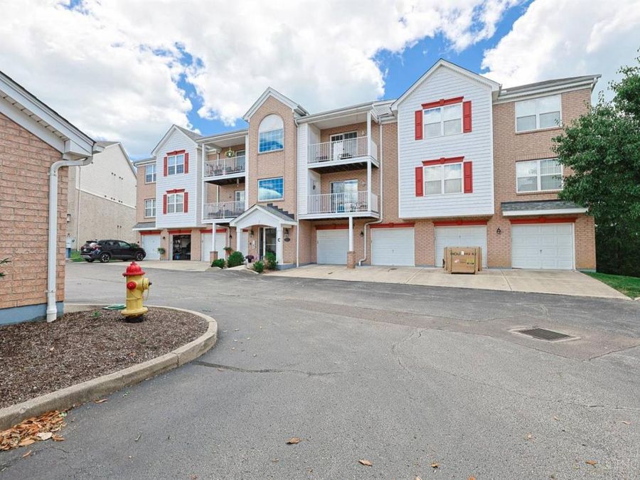 6975 Summit Lake Drive, Unit 11, Green Township, OH 45247 Photo 1