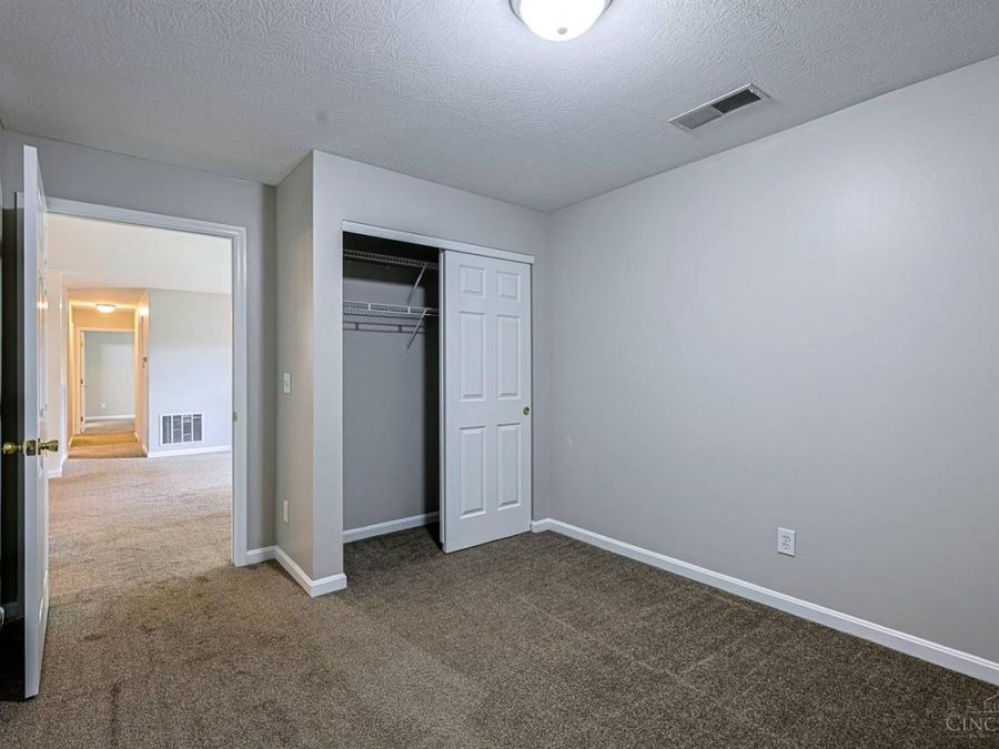 6975 Summit Lake Drive, Unit 11, Green Township, OH 45247 Photo 17