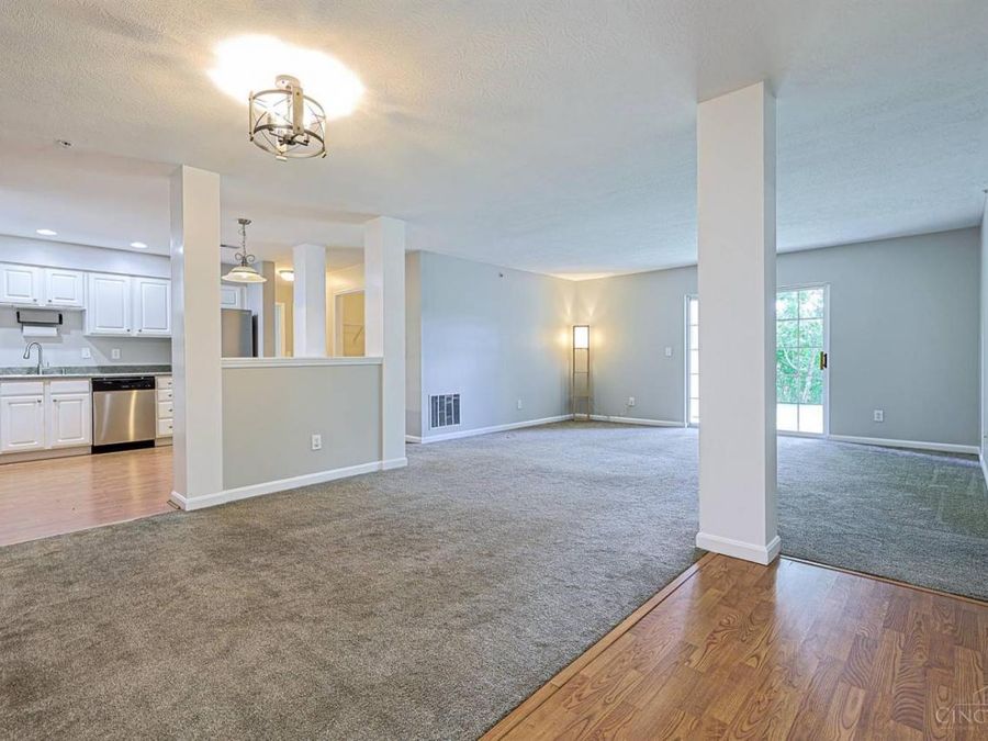 6975 Summit Lake Drive, Unit 11, Green Township, OH 45247 Photo 2