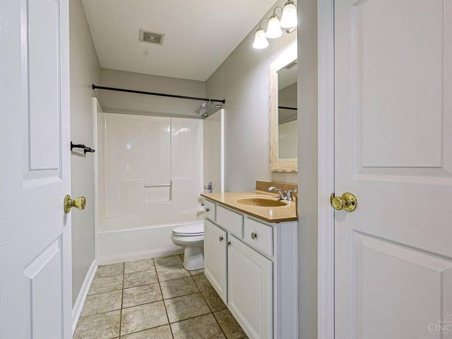 6975 Summit Lake Drive, Unit 11, Green Township, OH 45247 Photo 26