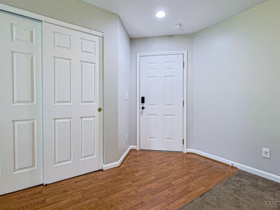 6975 Summit Lake Drive, Unit 11, Green Township, OH 45247 Photo 3