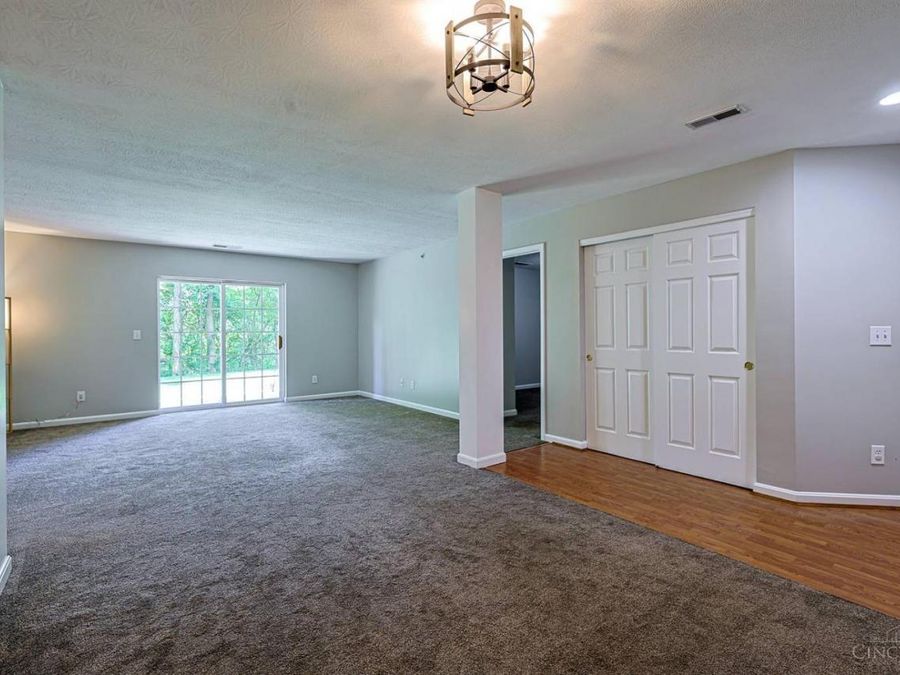 6975 Summit Lake Drive, Unit 11, Green Township, OH 45247 Photo 9