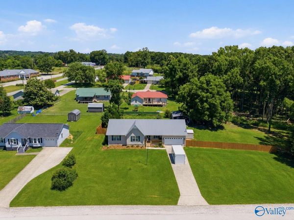 49 School House Road, Albertville, AL 35950