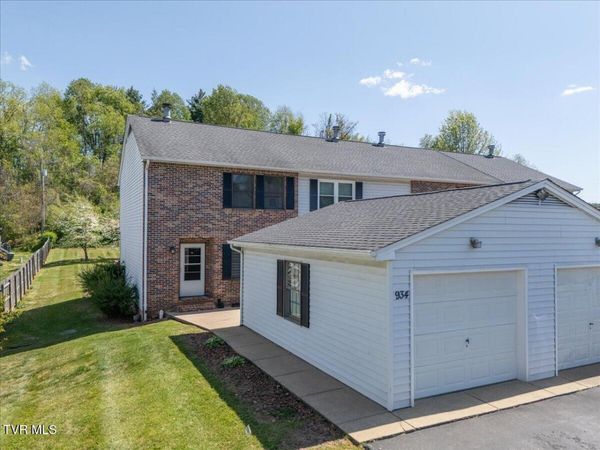 934 Beverly Drive, Unit 4, Abingdon, VA 24210
