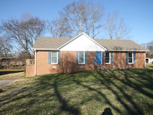 204 Hunter Dr , Columbia, TN 38401
