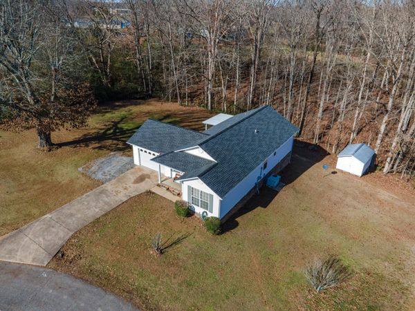 3117 Country Side Dr , Centerville, TN 37033