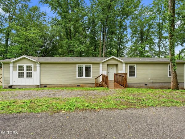 144 Zeni Lane , Harriman, TN 37748