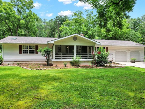 718 Dewind Drive , Pikeville, TN 37367
