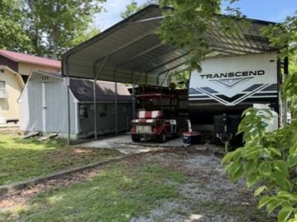 215 Honeysuckle Drive , Crossville, TN 38555