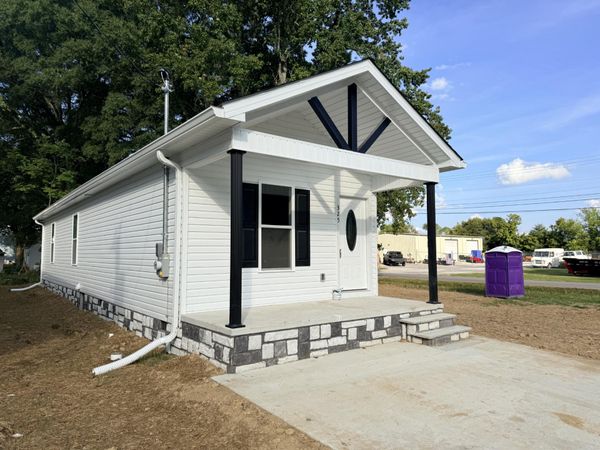 325 S Gentry St , Tullahoma, TN 37388