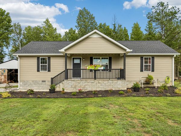 3135 Oak Grove Rd , Goodspring, TN 38460