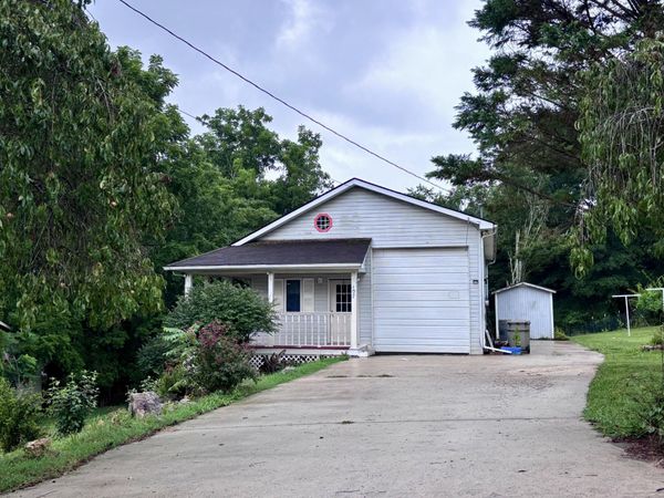 107 Fort St , Estill Springs, TN 37330