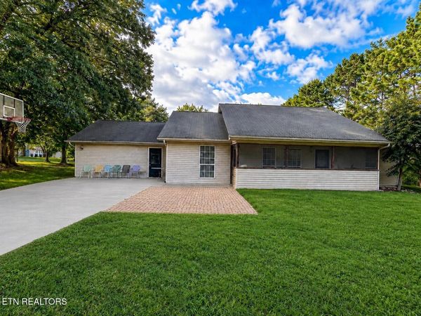 2626 Best Rd , Maryville, TN 37803