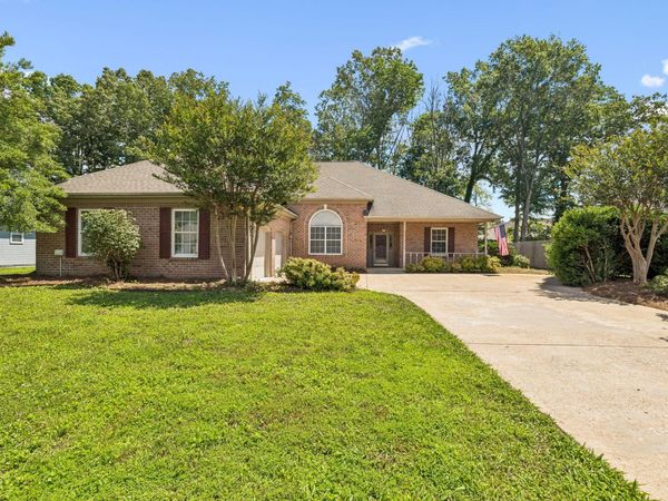 1645 Gunston Hall Road, Hixson 37343