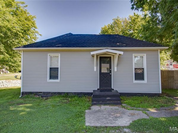 907 Voge Street , Staunton, IL 62088