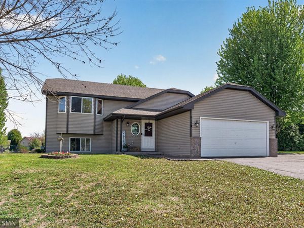 6124 258th Street , Wyoming, MN 55092