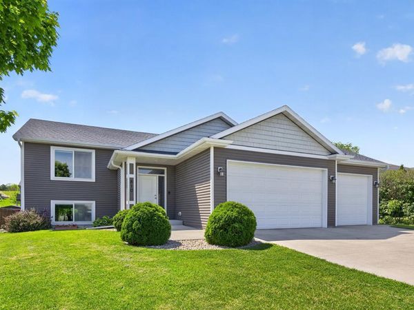 810 8th Avenue SW, Pine Island, MN 55963