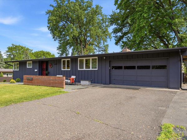 8015 Wynnwood Road , Golden Valley, MN 55427