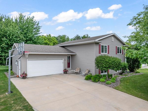 450 Lally Court , Zumbrota, MN 55992