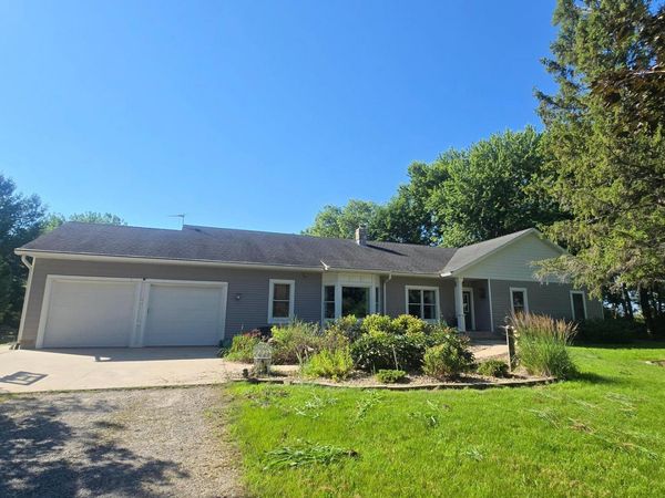 26722 825th Avenue , Hollandale, MN 56045