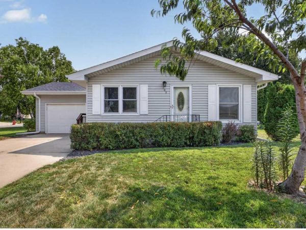 105 1st Street SE, Plainview, MN 55964