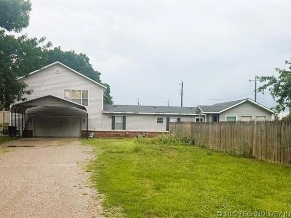 311 E Cherokee Street , Delaware, OK 74027
