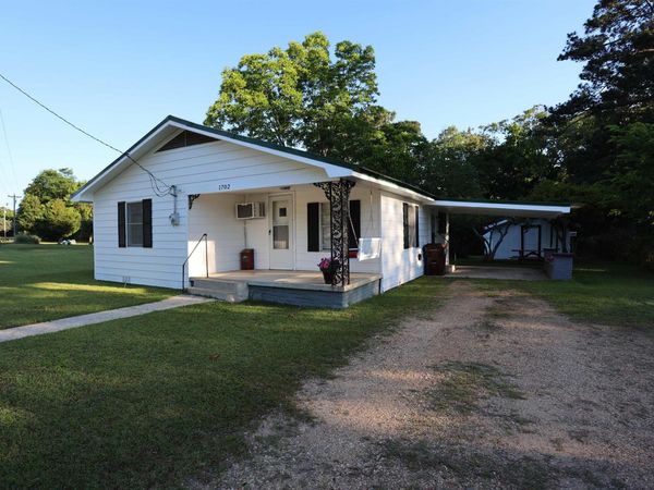 1702 Pine W , Warren, AR 71671