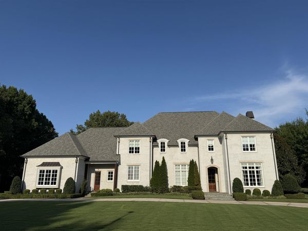 9040 N HOLLYBROOK LN, Germantown, TN 38138