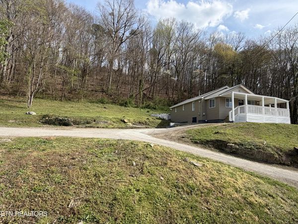 717 Cherry St, LaFollette, TN 37766