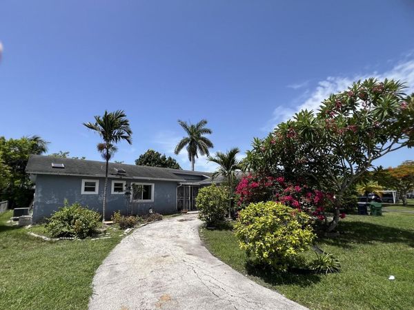 10460 SW 165TH Street SW, Miami, FL 33157