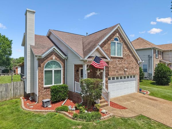 1423 Hilltop Dr , Mount Juliet, TN 37122