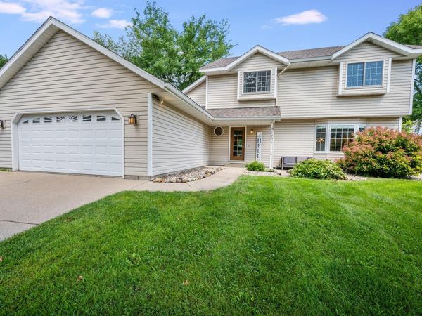 120 Chaucer Court , Mankato, MN 56001