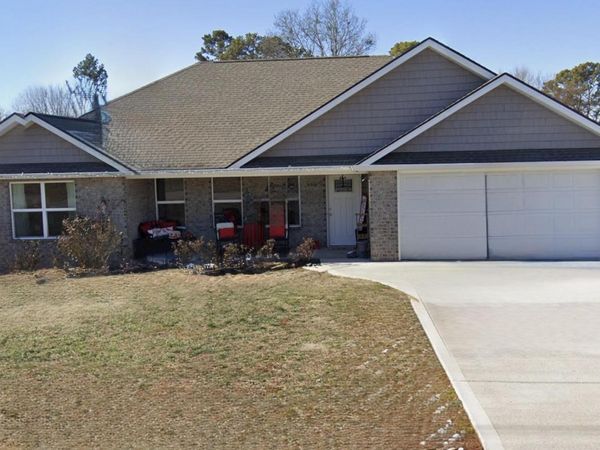 2081 Strawberry Drive, New Market, TN 37820