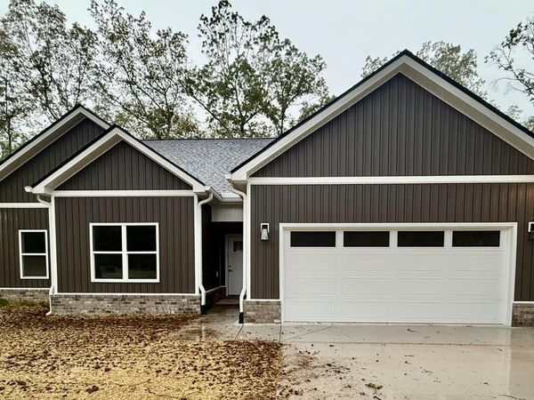670 N Ballard Rd , Manchester, TN 37355
