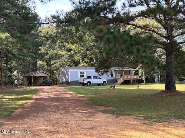 1044 Summer Oak Lane, Summit, MS 39666