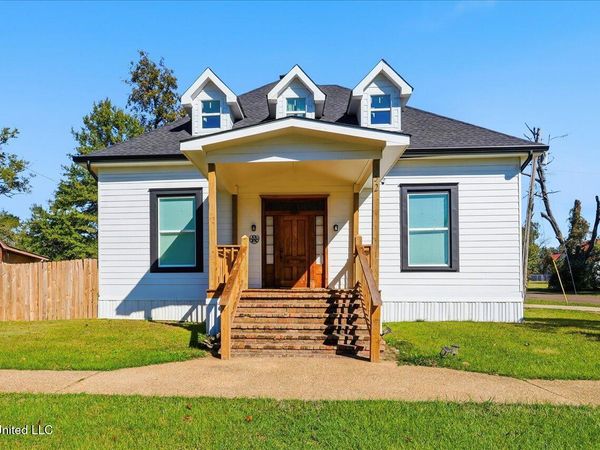 552 E First Street, Forest, MS 39074