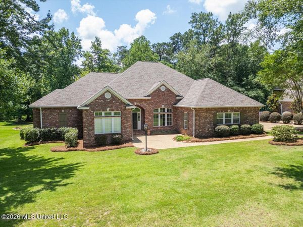 227 Timberton Drive, Hattiesburg, MS 39401