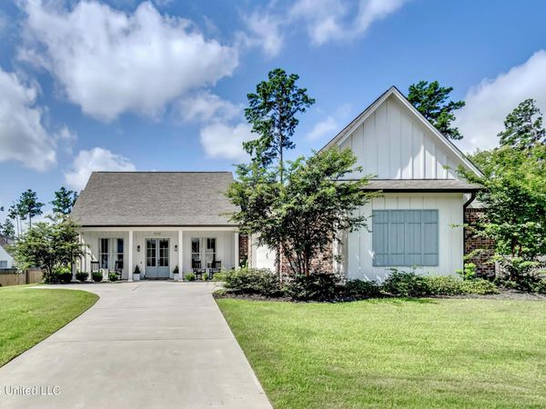 1007 Paddle Lane, Brandon, MS 39047