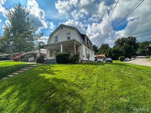 1238 Brown Street , Alton, IL 62002