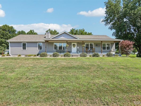 411 W Burton Street , Gillespie, IL 62033