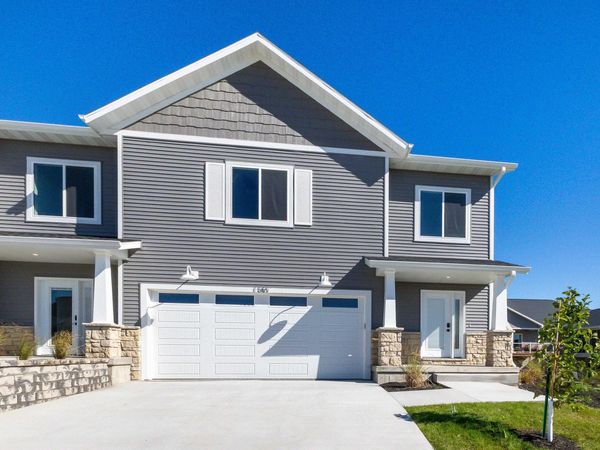 1380 Autumn Ridge Lane, Dubuque, IA 52003