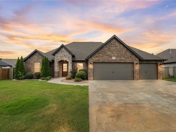 3003 SW Hazelnut Avenue , Bentonville, AR 72713